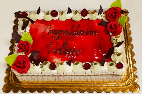 Torta personalizzata laurea dottore